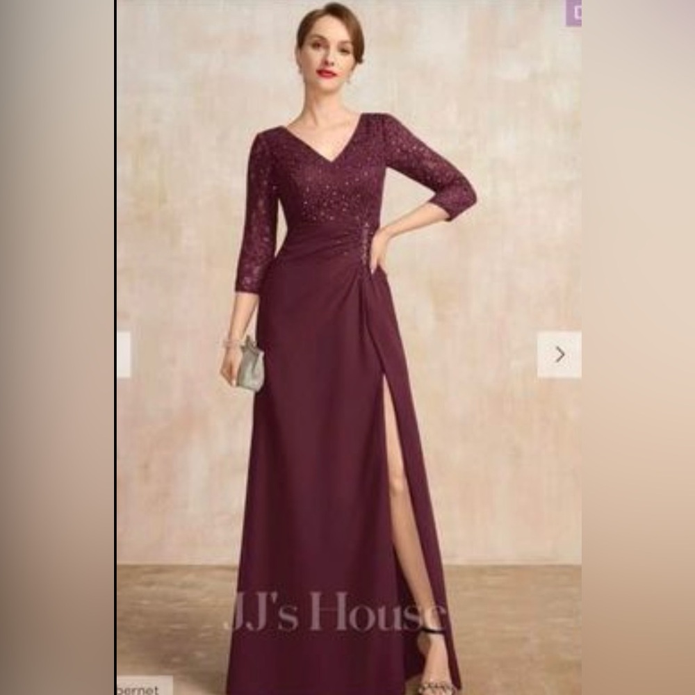 Size US 12. Color “Cabernet” with 3/4 length sleeves. Perfect condition.
